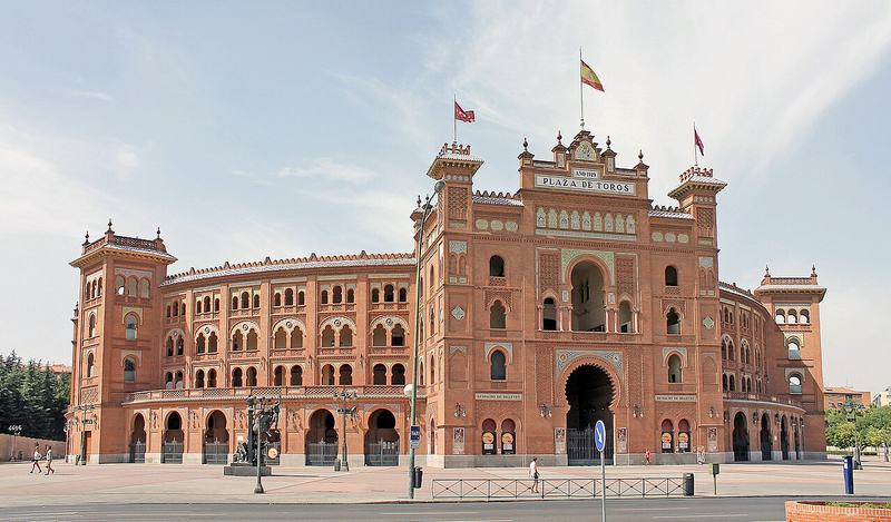 Fachada de la plaza de toros de Las Ventas