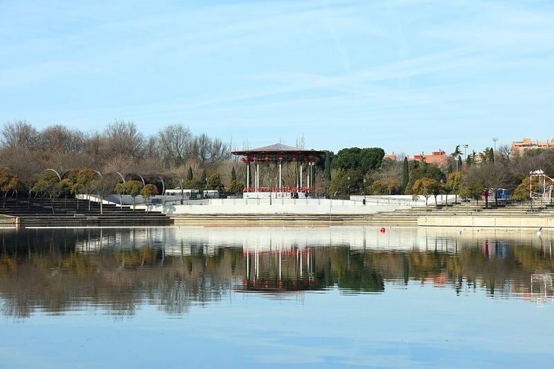 El lago del parque de Pradolongo