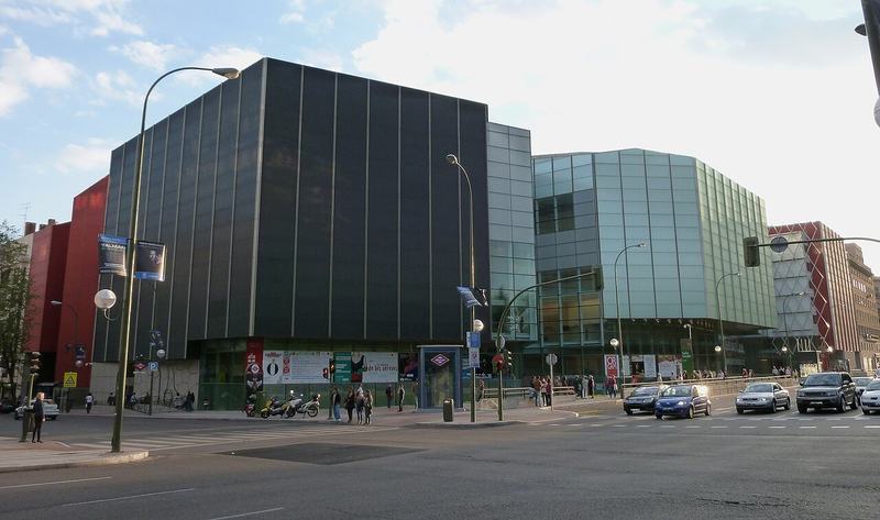 Exterior de los Teatros del Canal